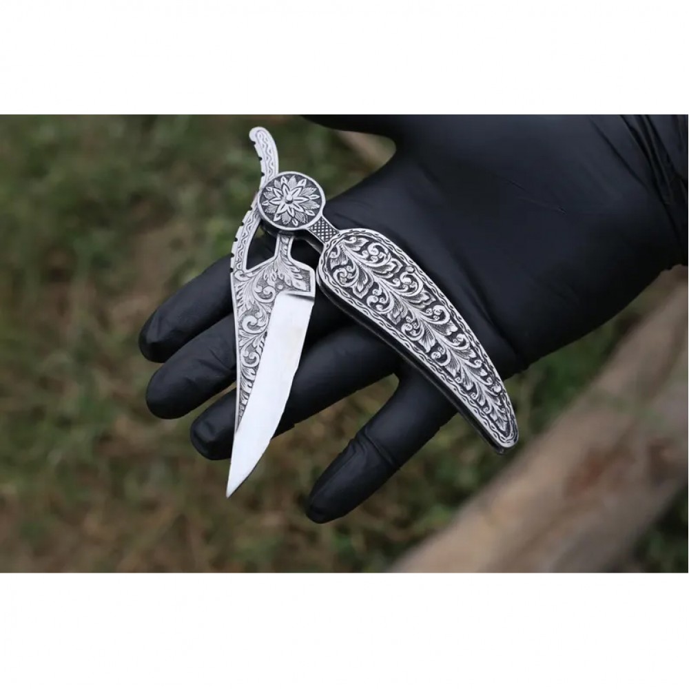Handmade Damascus Pocket Knife With Hand engraved Handle