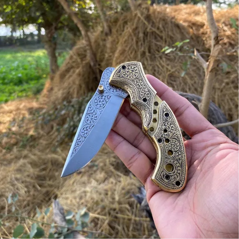 Prestigious Handmade Engraved Pocket Knife - D2 Steel Engraved Blade