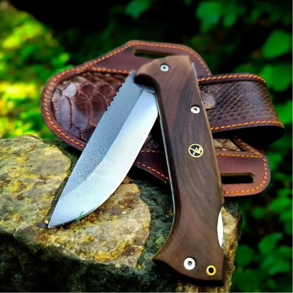 Custom Engraved Folding Pocket Knife – N690 Steel Blade, Walnut Handle 