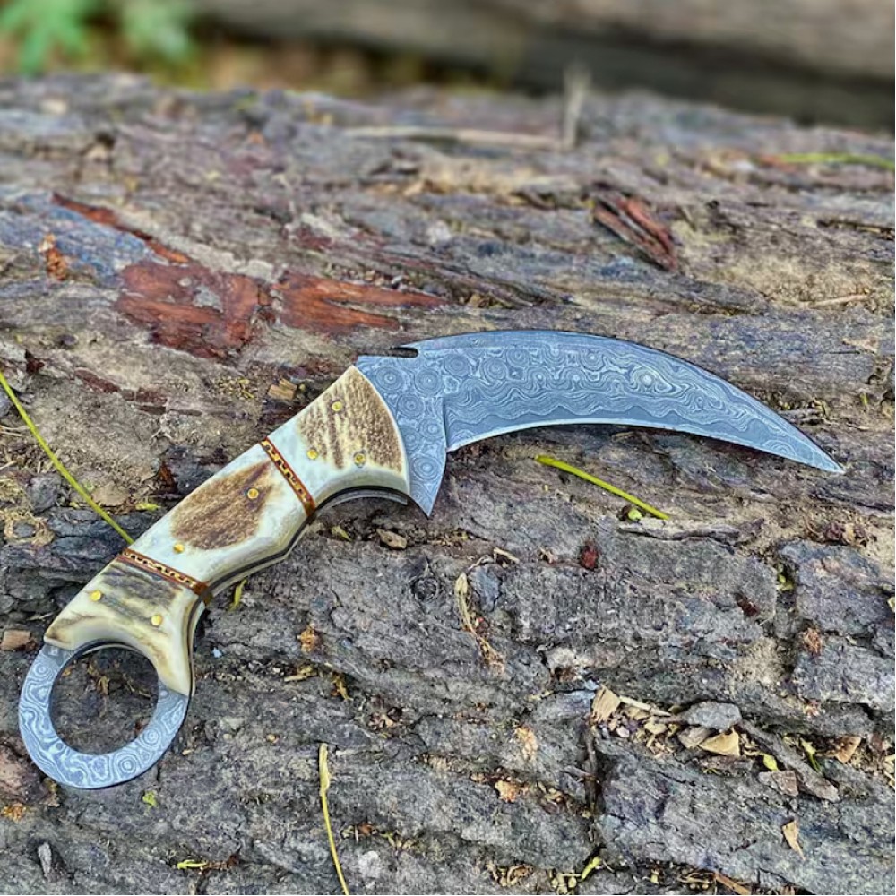 Handmade Damascus Steel Fixed Blade Karambit Knives
